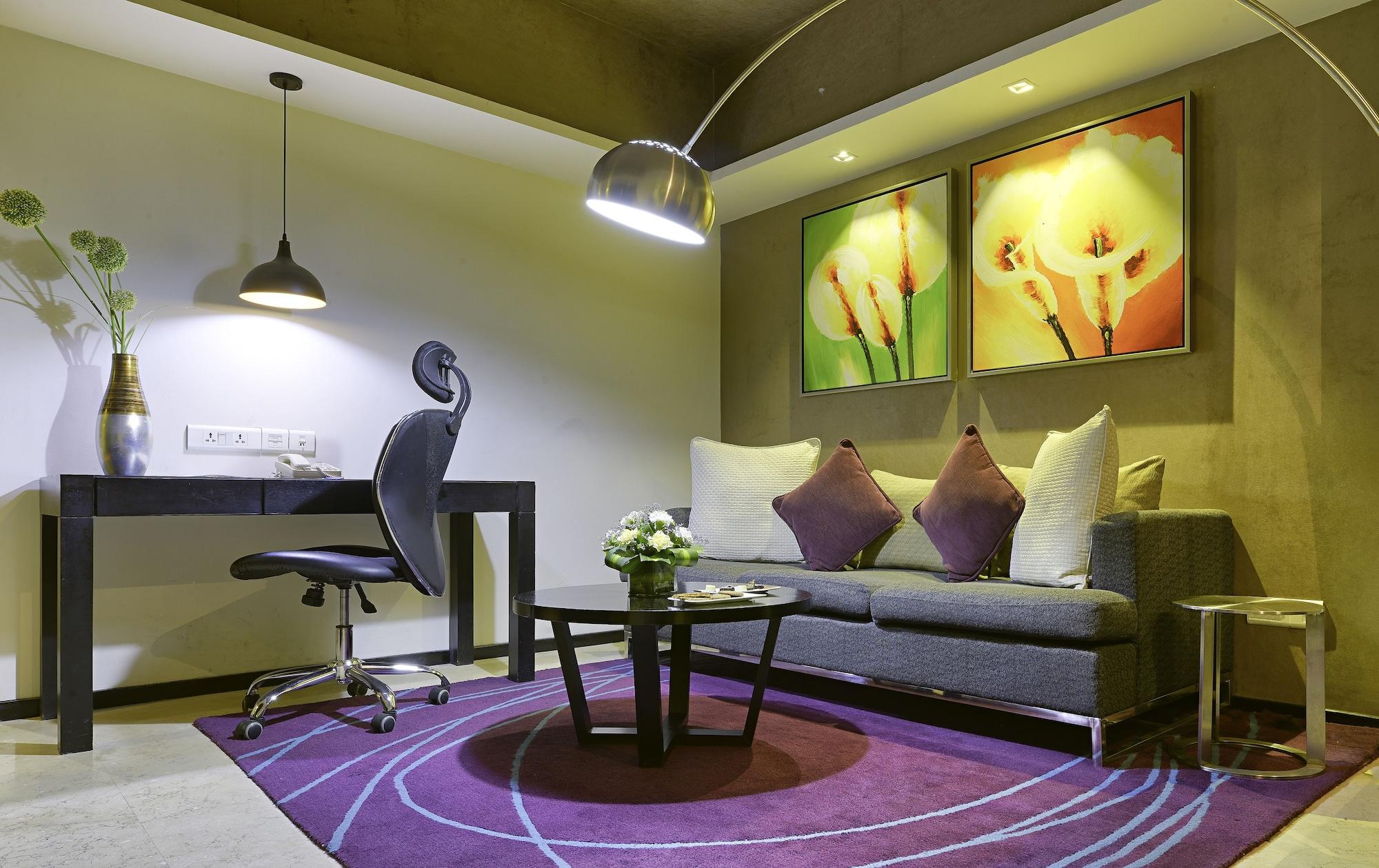 Davanam Sarovar Portico Suites Bangalore Exterior foto