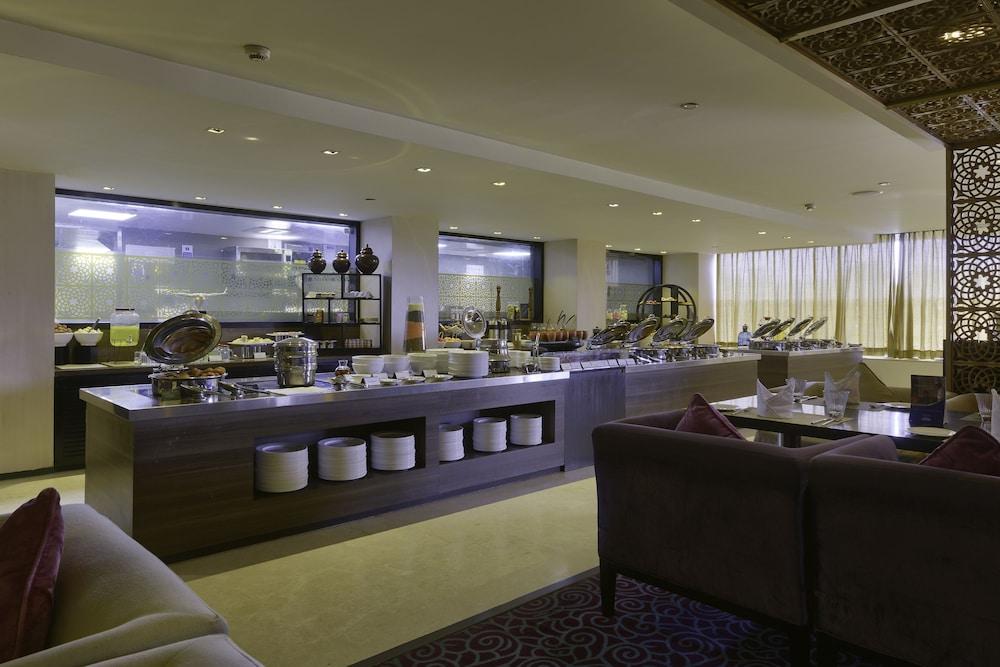 Davanam Sarovar Portico Suites Bangalore Exterior foto