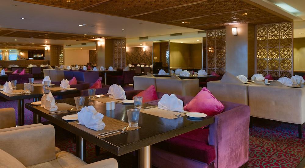 Davanam Sarovar Portico Suites Bangalore Exterior foto