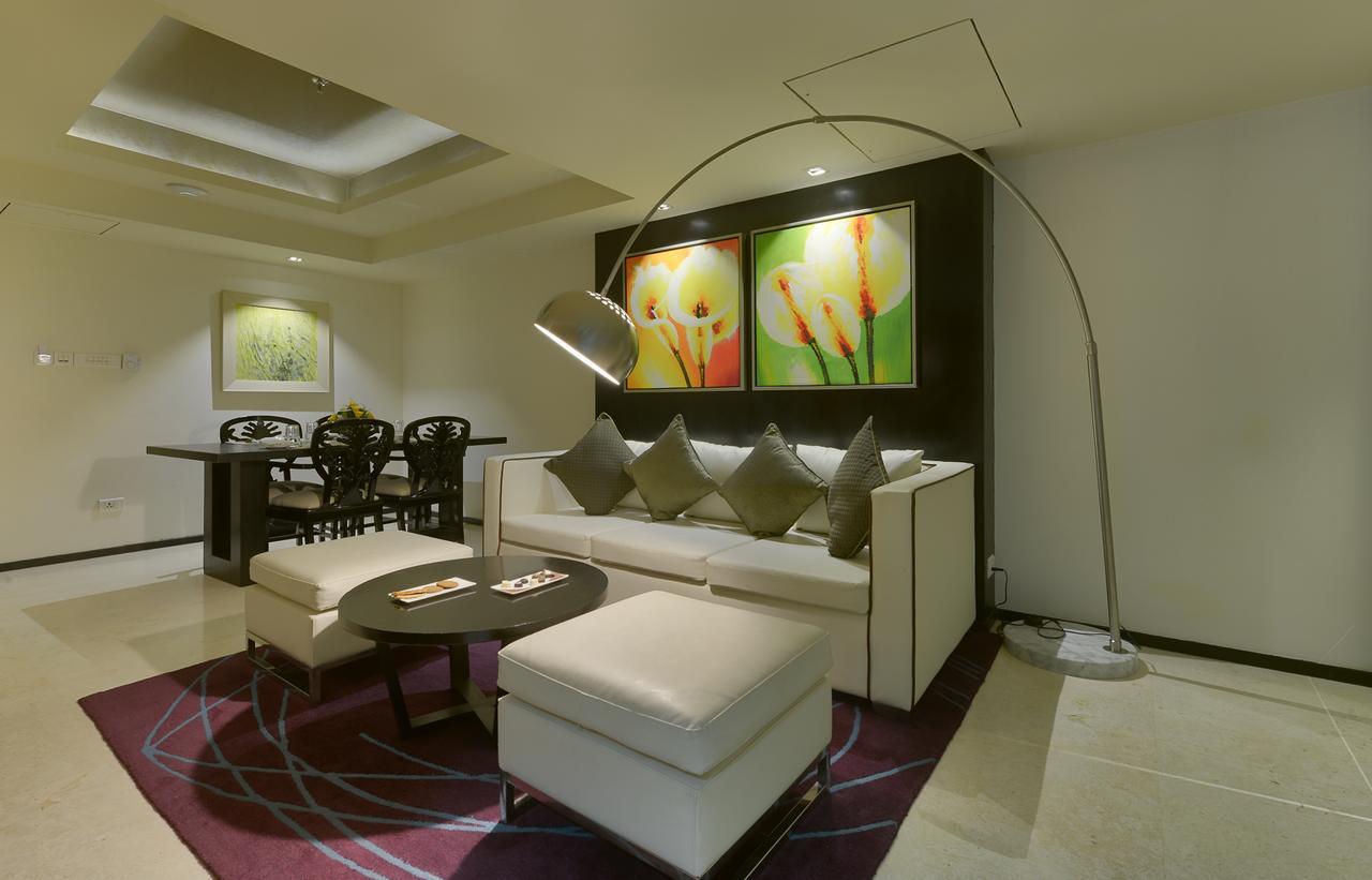 Davanam Sarovar Portico Suites Bangalore Exterior foto