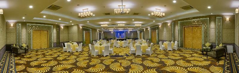 Davanam Sarovar Portico Suites Bangalore Exterior foto