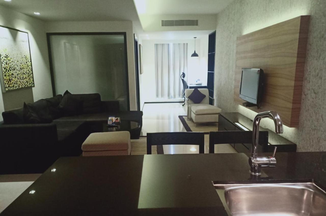 Davanam Sarovar Portico Suites Bangalore Exterior foto
